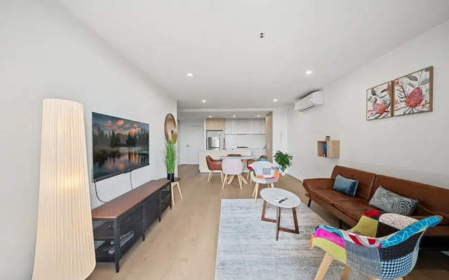 Stylish 2-bed Apartment With Luxe Amenities Access