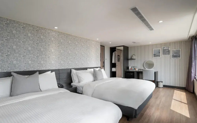 ElEnce Hotel
