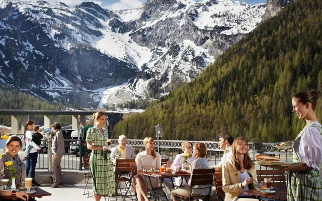 Landzeit Autobahn-Restaurant & Panorama-Hotel Tauernalm