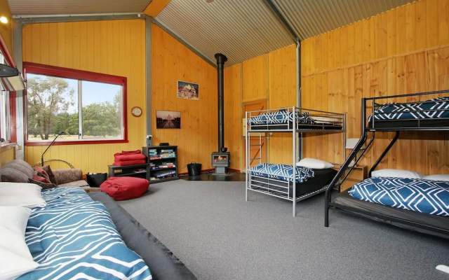 Feathertop Views and Dorm