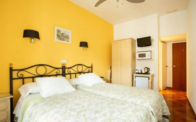 Hostal Los Alpes