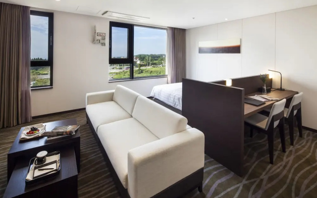 Hotel Theborn Jeju