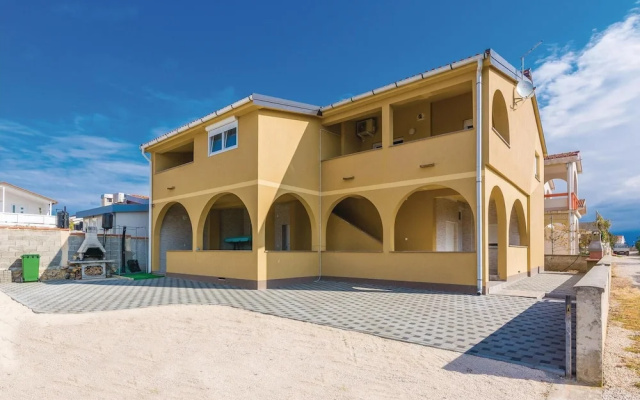 Beautiful Apartment in Vir With 2 Bedrooms and Wifi