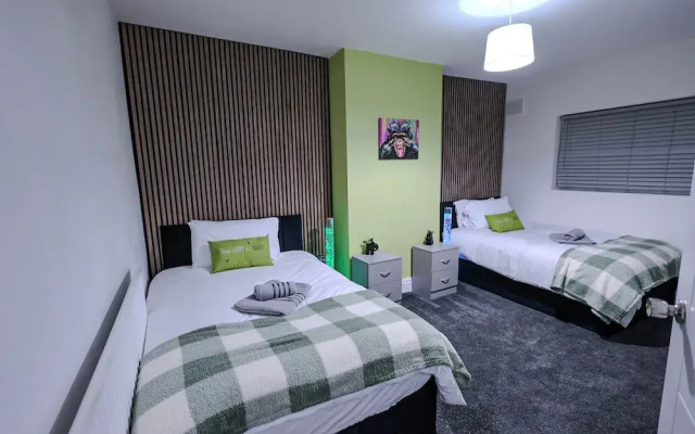 Sleeps17 Bliss 7-bedroom Luxury Escape Birmingham