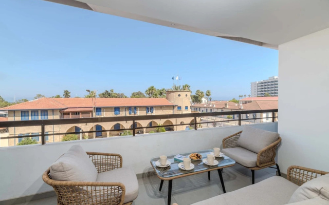 Finikoudes Marina View 102