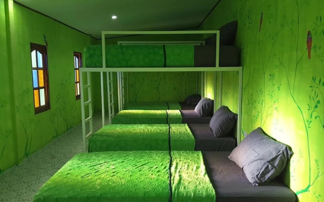 Bee Sleep Hostel Lonely Beach - Adults Only