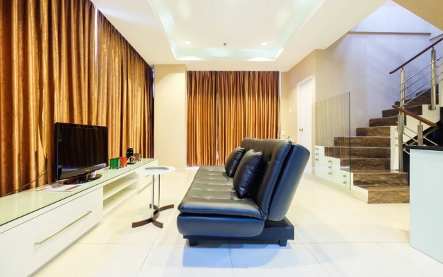 Penthouse 3br Sunter Park View Apartment