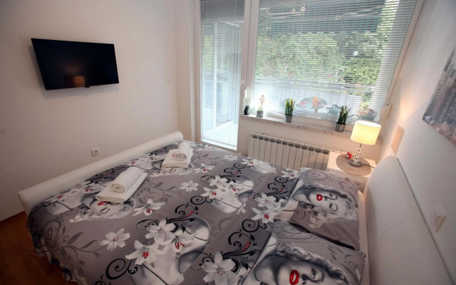 Apartment West