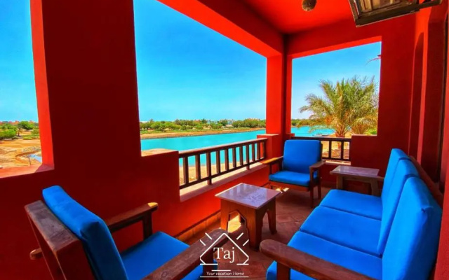 Taj Home, Amazing pool and lagoon view 2bedrooms apartment