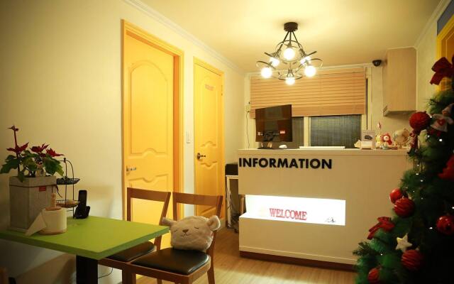 Moon Hostel вид на фасад