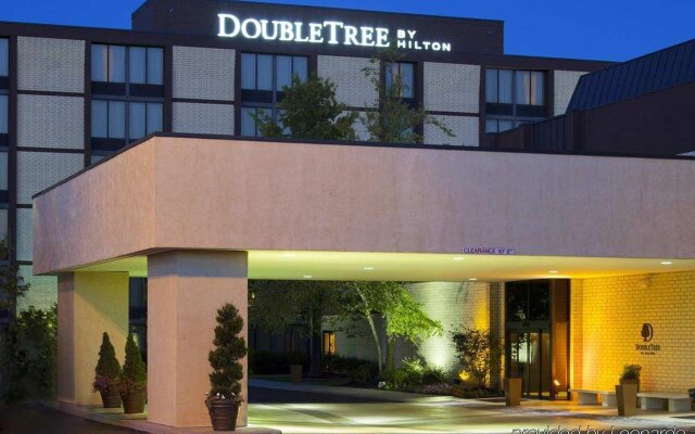 Отель Doubletree By Hilton Columbus - Worthington Колумбус вид на фасад