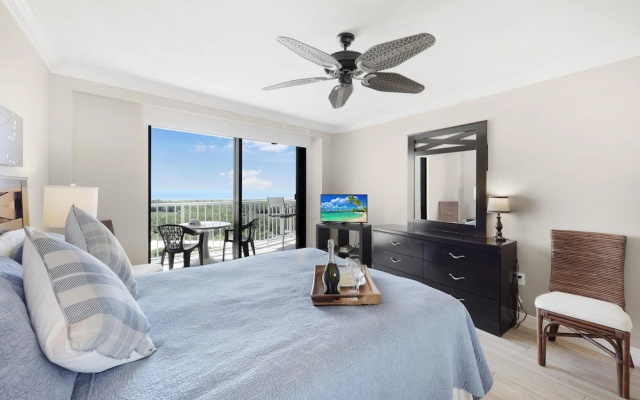 Beachfront Condo With Sw-facing Balcony and Pool
