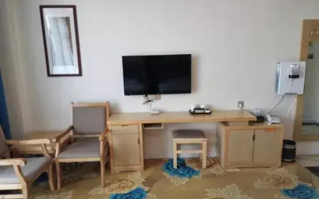 Hakka Business Hotel (Lanzhou Zhongchuan Airport Rainbow City)