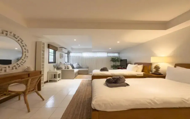 Tropical Poolside Villa SGB4