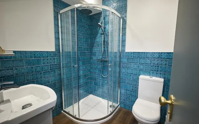 Three Cranes Serviced Apartments