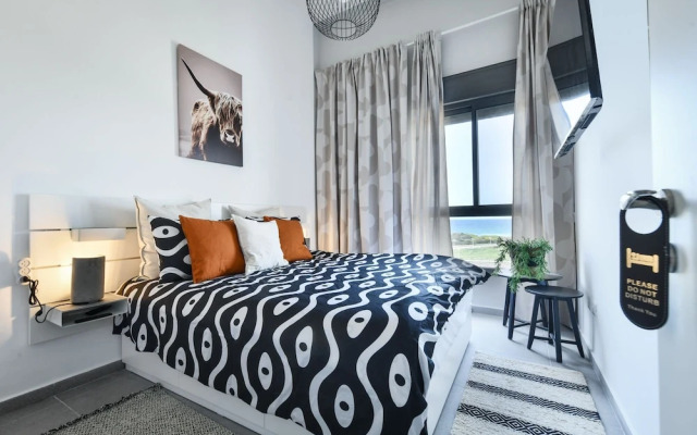 High Class 6BR Achziv apartment