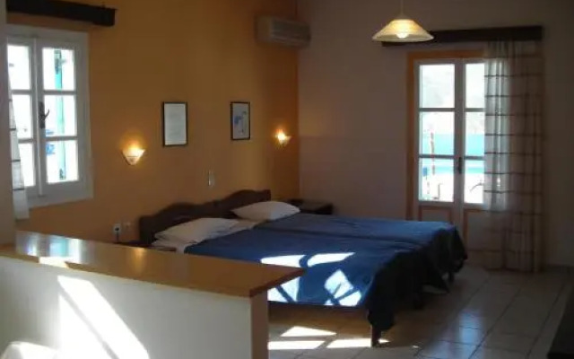 Gryspo's Hotel Studios & Apartments