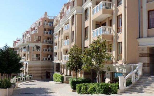 Отель La Mer Apartcomplex вид на фасад