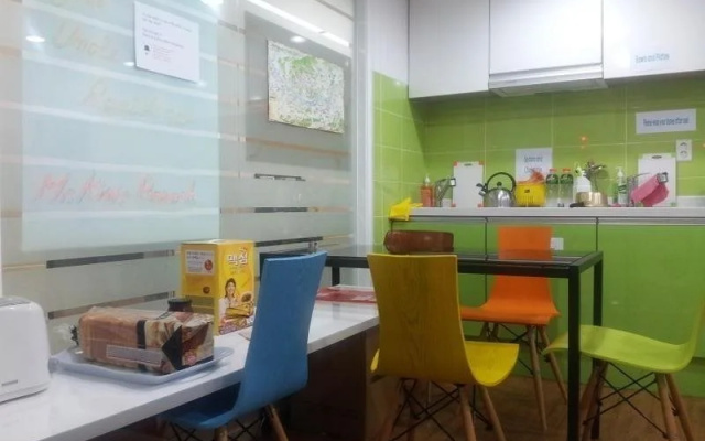 Hongdae Uncle Residence(홍대 엉클 레지던스)