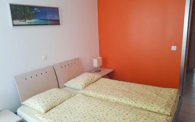 Ferienwohnung Zayetta Orange Cube Nr. 11a