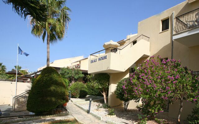 Отель Club Aphrodite Erimi Кипр, Эрими - отзывы, цены и фото номеров - забронировать отель Club Aphrodite Erimi онлайн вид на фасад