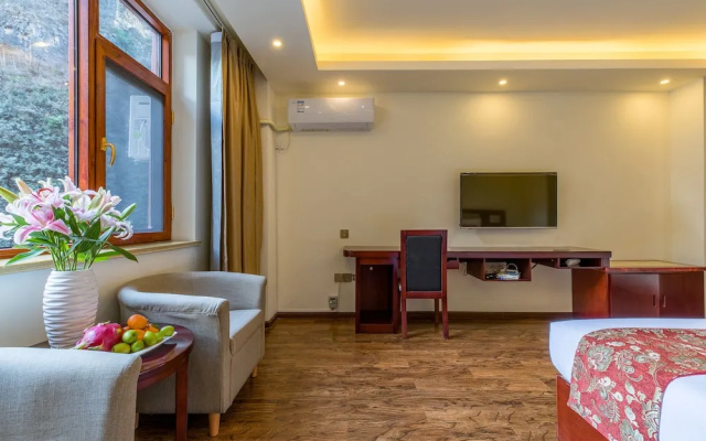 Shangri-La Balagezong Shuizhuang Hotel