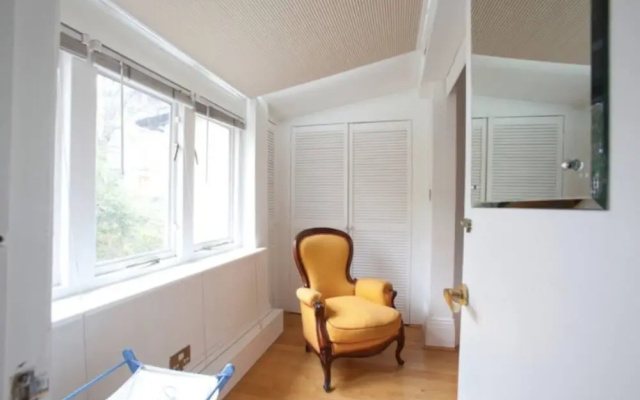 Chic Notting Hill Apartment