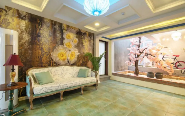 L.River Boutique Inn