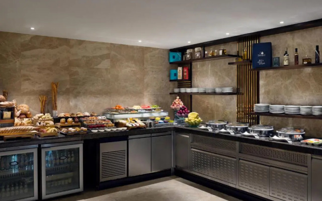 The Hotel Galleria Jeddah, Curio Collection by Hilton