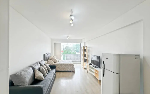 Comfortable Studio With Balcony and Excellent Location