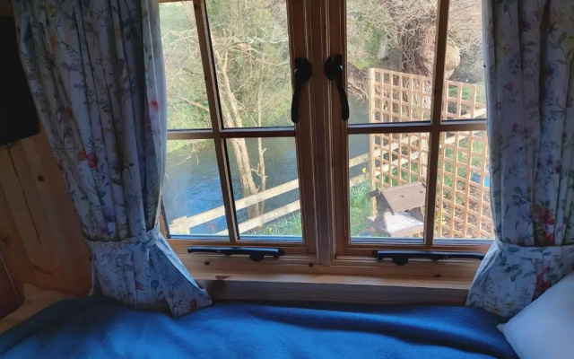 The Old Mill Shepherd's Hut