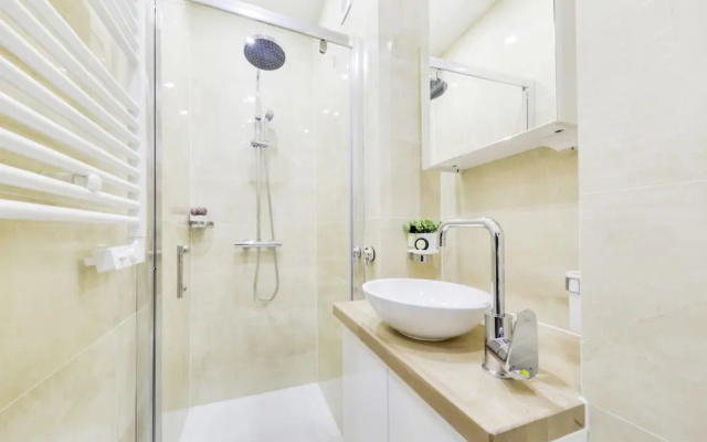 Pantheon - Lovely Flat