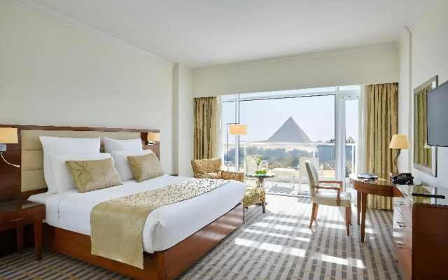 Cairo Pyramids Hotel
