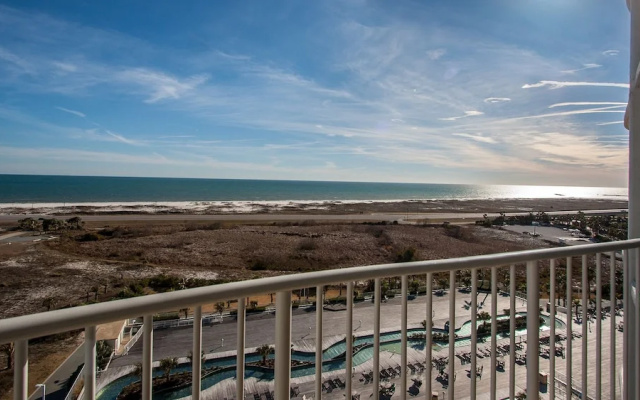 Luxurious Three Bedroom Unit - Unit Crd1011