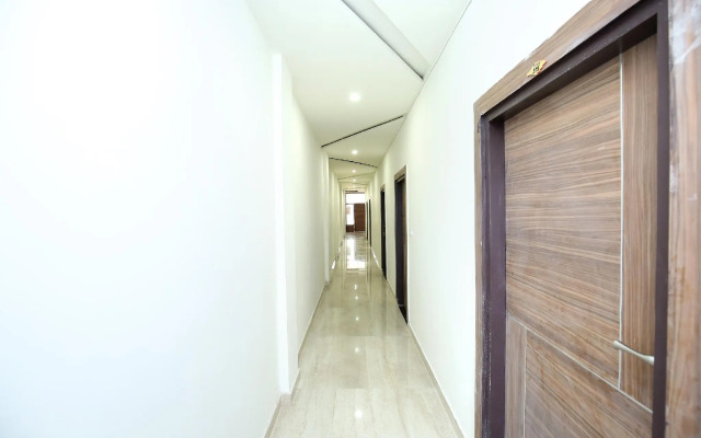 OYO 33470 Hotel S7