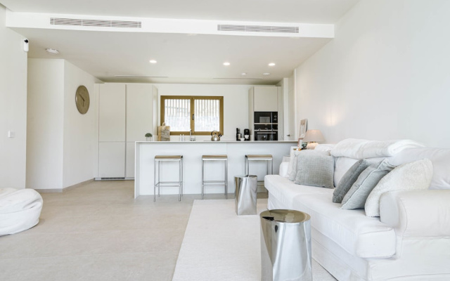 RLQ - Modern 2 Bed Apt With Rooftop Plunge Pool