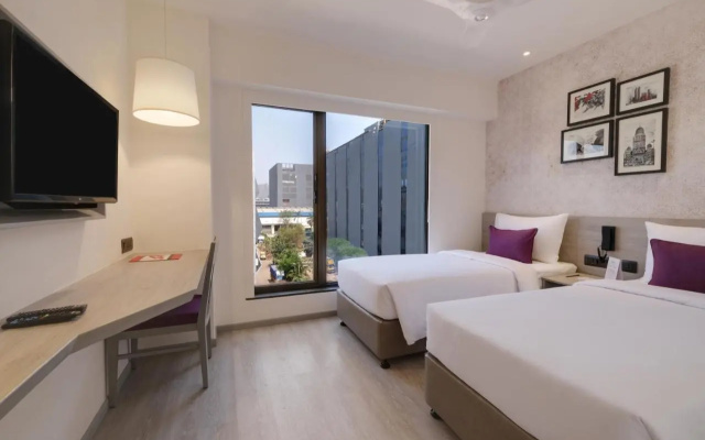 7 Apple Hotel Mahape