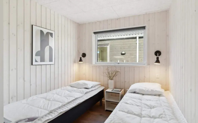 5 Star Holiday Home in Dronningmolle