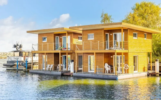 Hausboot in Barth am Barther Bodden