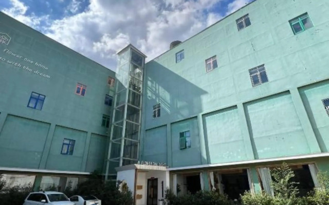 Zhoukou Yihua Yizhu Boutique Hotel