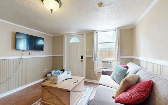 2-story Galveston Getaway w/ Balcony & Patio