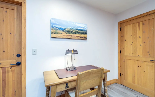 Bear Creek Lodge 105 2 Bedroom Condo by Alpine Lodging Telluride
