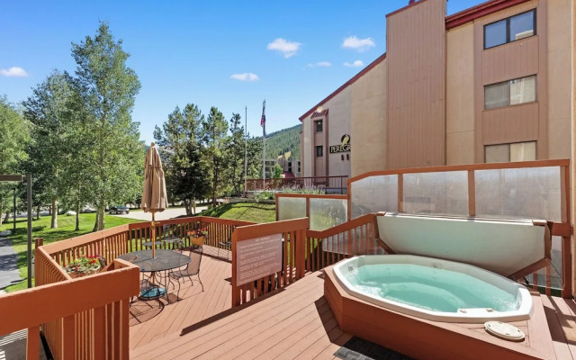 Summit House East #313