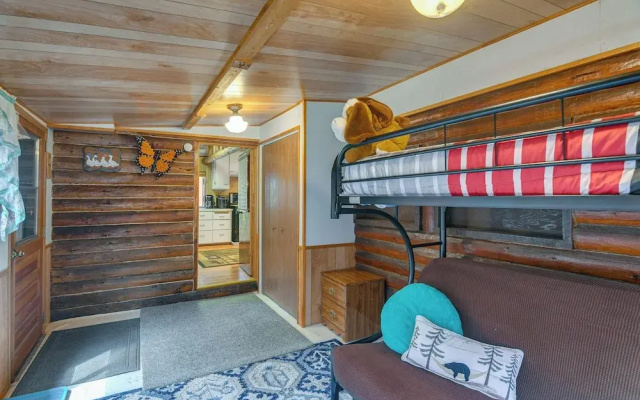 'grandpa's Cabin' ~ 30 Miles to Yellowstone!