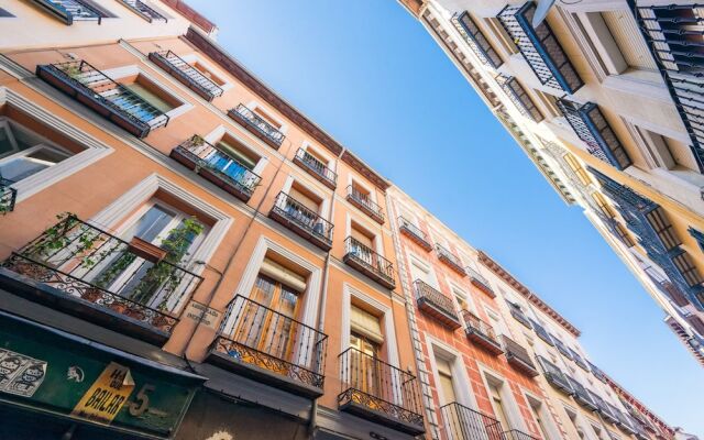 Отель Apartamento Malasaña-Gran Vía вид на фасад