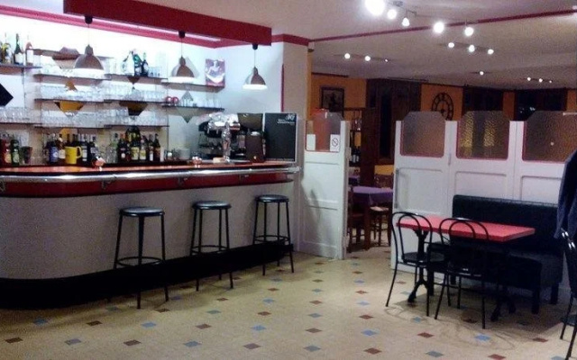 Café De La Place
