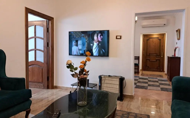 Three bedrooms apartment Nile view maadi