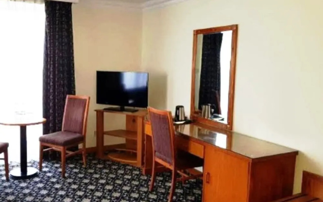 Phoenicia Tower Hotel