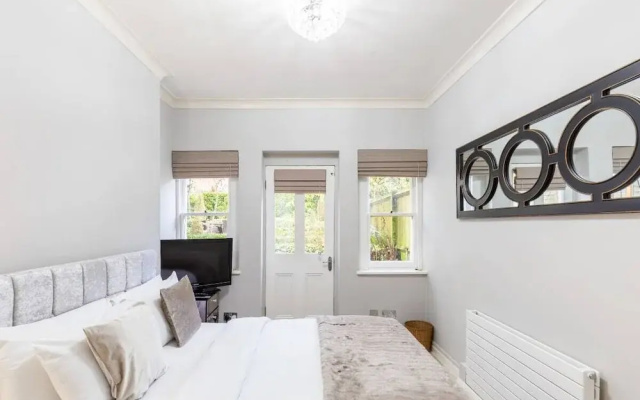Beautiful 2bed Apt W/garden in Kensington