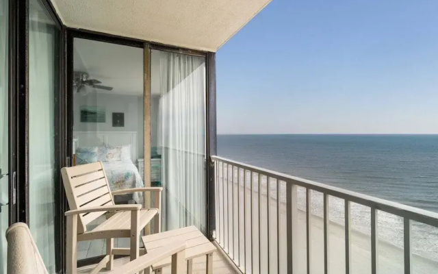 Sands Beach Club 1116